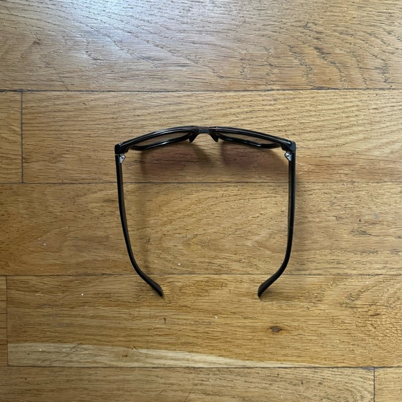 Ferragamo sunglasses - Picture 3 of 9